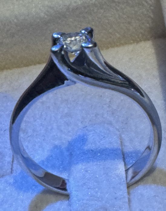 Vand inel din aur 18 k diamant