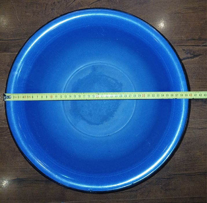 Эмалированные советские тазы.