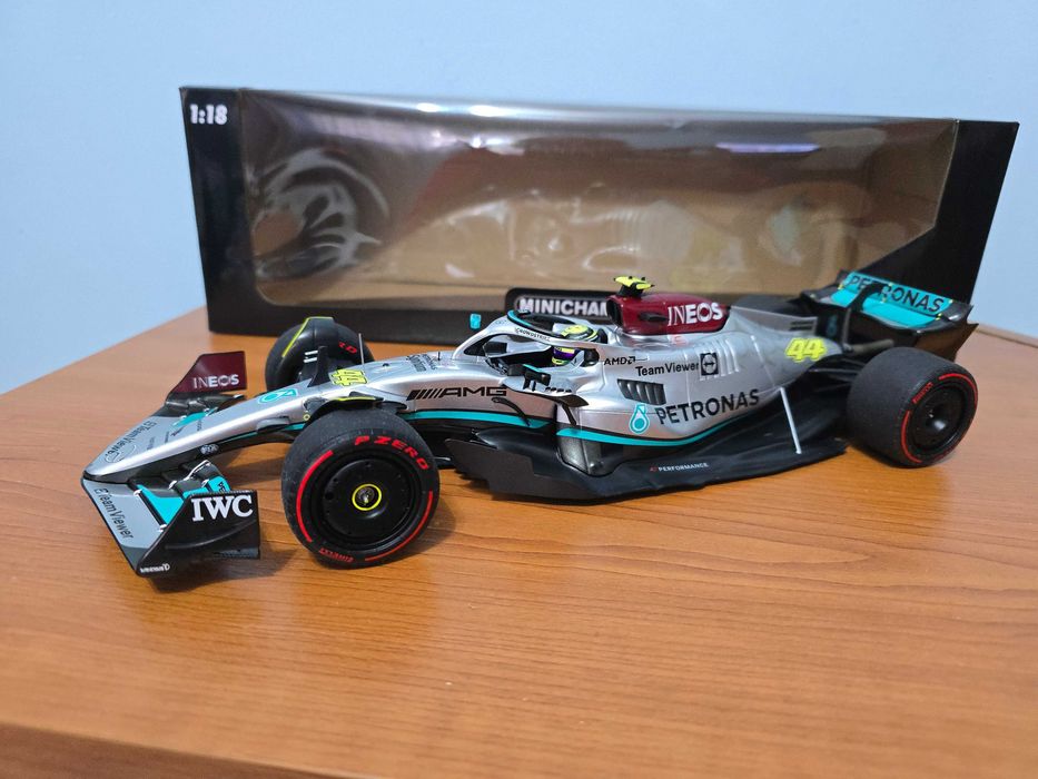 Macheta Minichamps 1/18 Mercedes AMG F1 Team W13 Brazilian GP 2022 #44 L. Hamilton