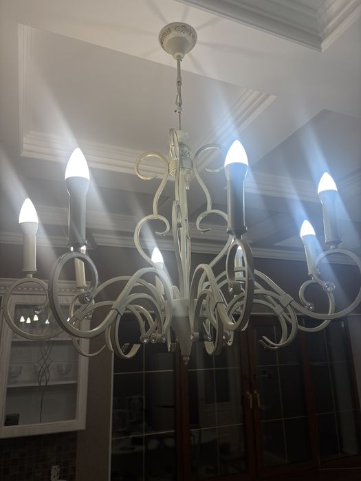 Продается люстра