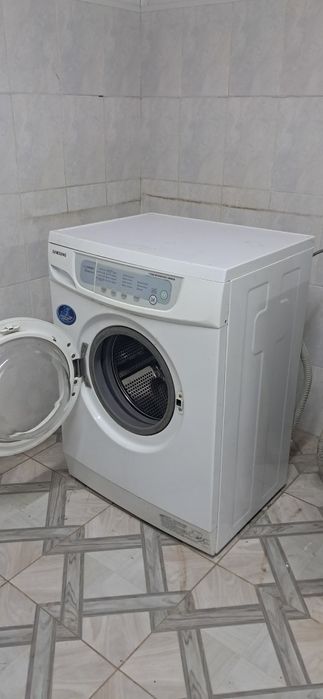 Стиральная машинка Samsung  5 кг