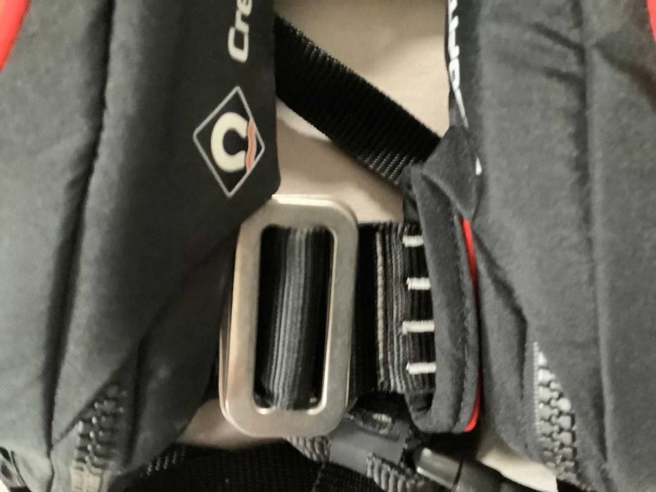 Автоматична офшорна спасителна жилетка Crewsaver Ergofit 190N OS с вграден авариен предавател WEATHERDOCK easy MOB (AIS и DSC).