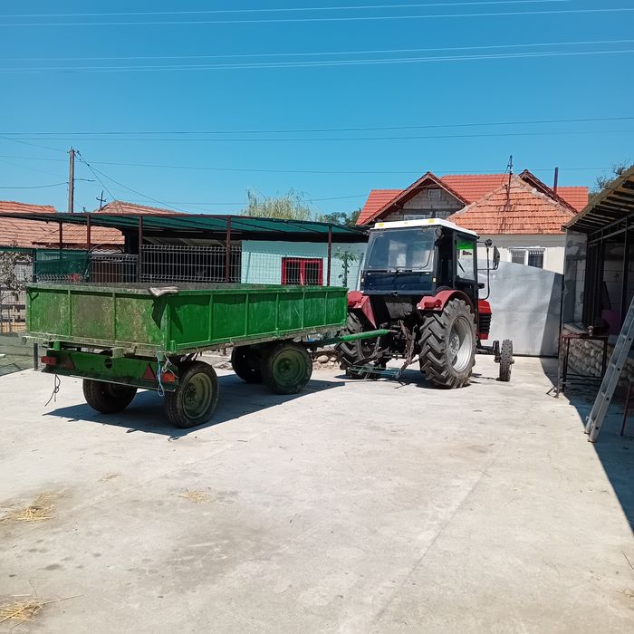 Vând remorca de tractor