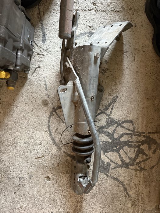 Protap cu frână inerțială KNOTT KF20 (2000 kg)