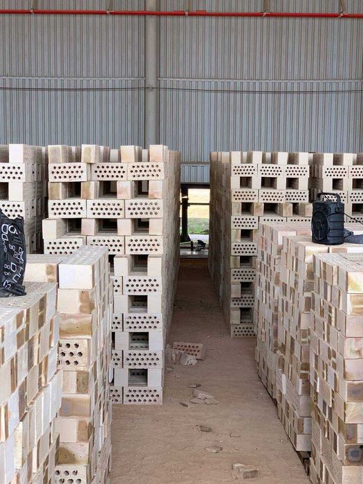 Sifatli poltara pishgan g'ishtlar