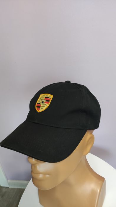 Porsche шапка с козирка в отлично състояние