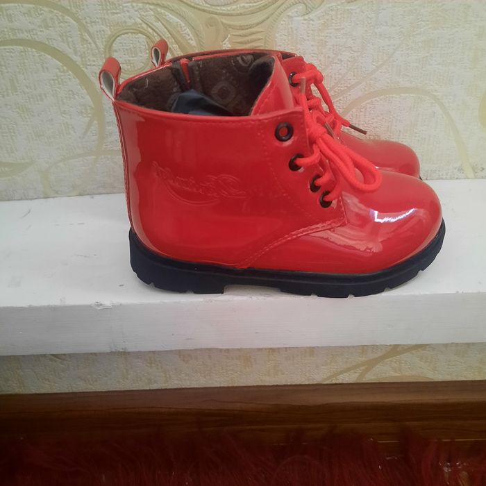 Детиский сапаги,цвет красный