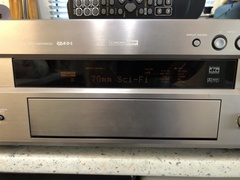 Yamaha RX-V800 resiver