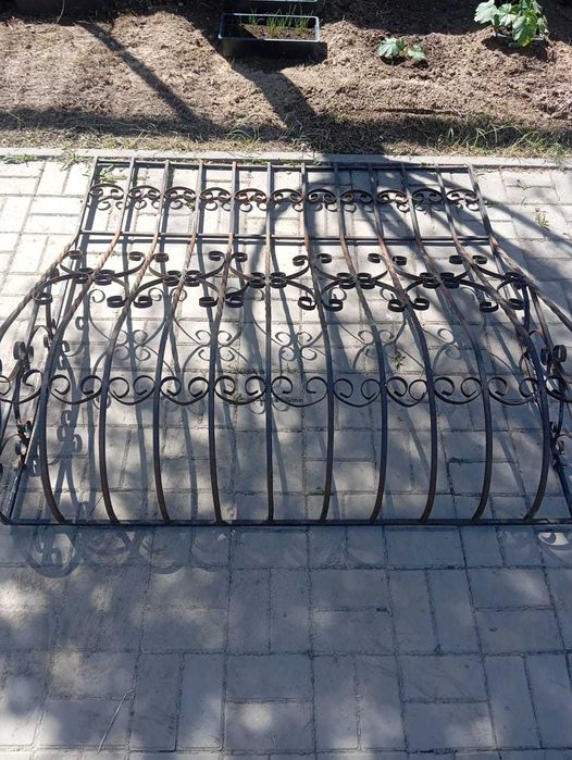 Продам решётки на окна б\у
