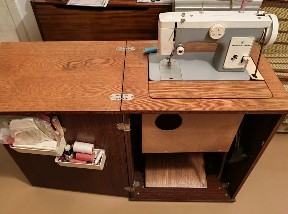 Продам швейную машину Чайка