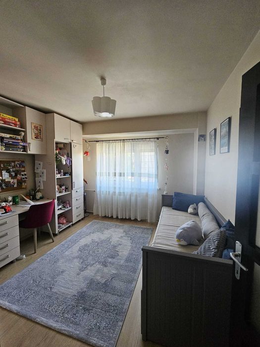 Vând apartament 2 camere decomandat zona Lipovei