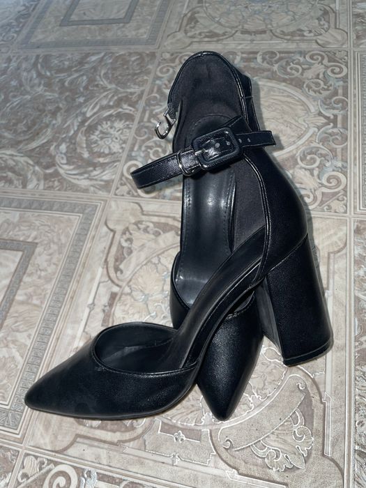 Туфли новые черные