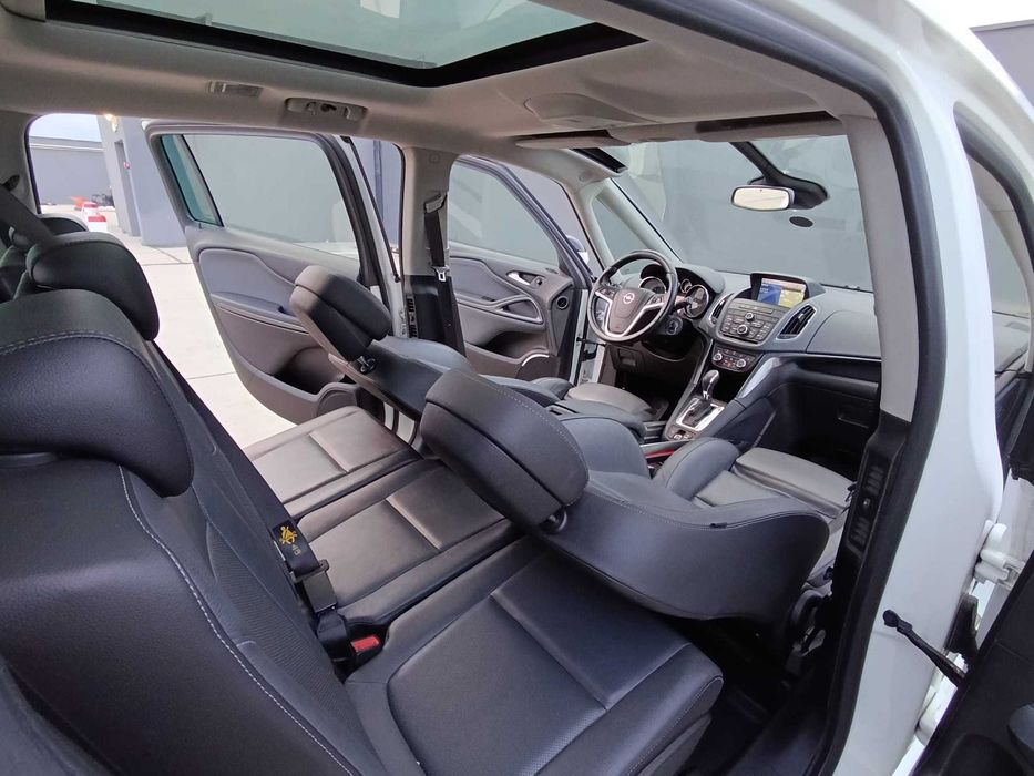 Opel Zafira Tourer 2013