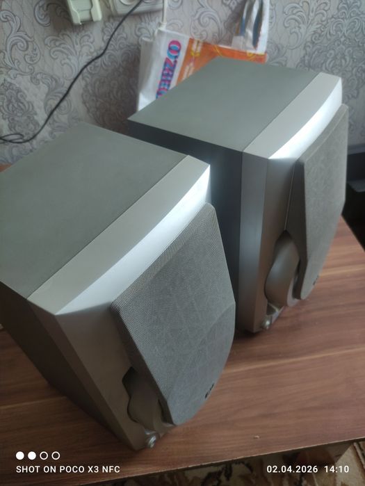 Калонки LG оба в идеалном состояние