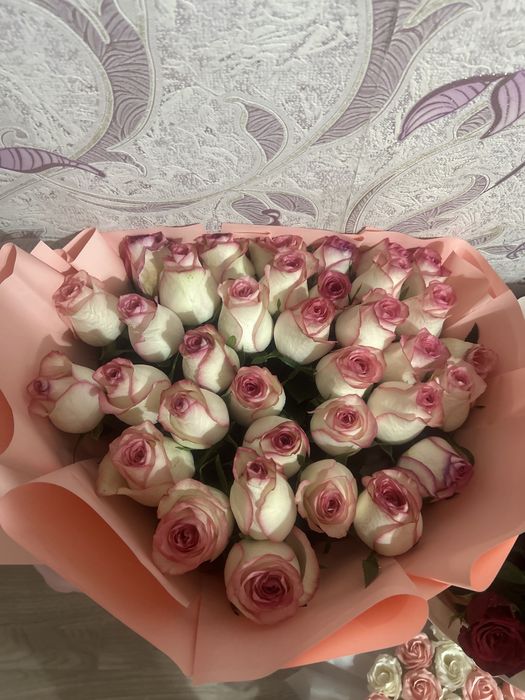 Цветы 35 роза,25 роза есть