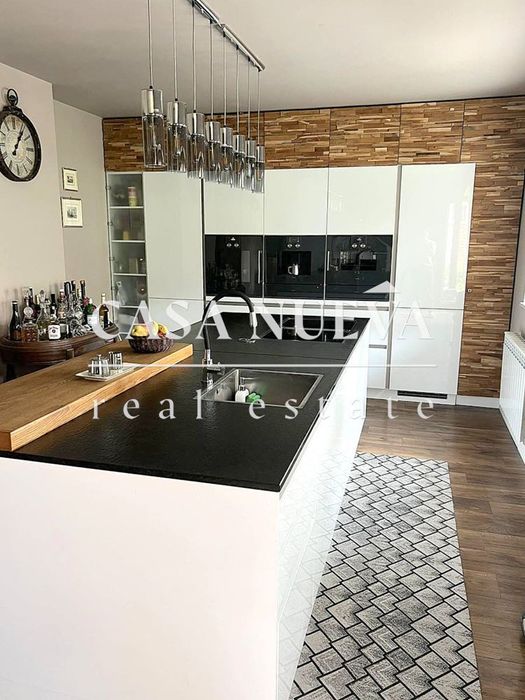 Продава се Къща в София, Център - 400 кв.м за 1 €/кв.м - Снимка #1