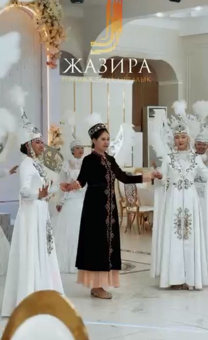 Продаю срочно танцевальные костюмы