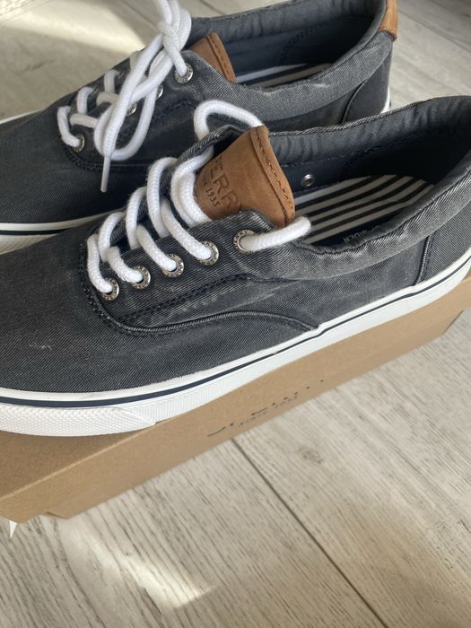 Нови мъжки кецове Sperry