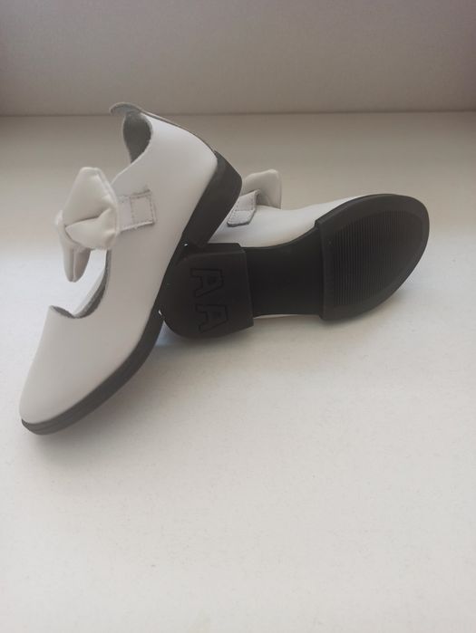 Обувь на девочку