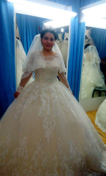 Платье проктический новая одевала один раз