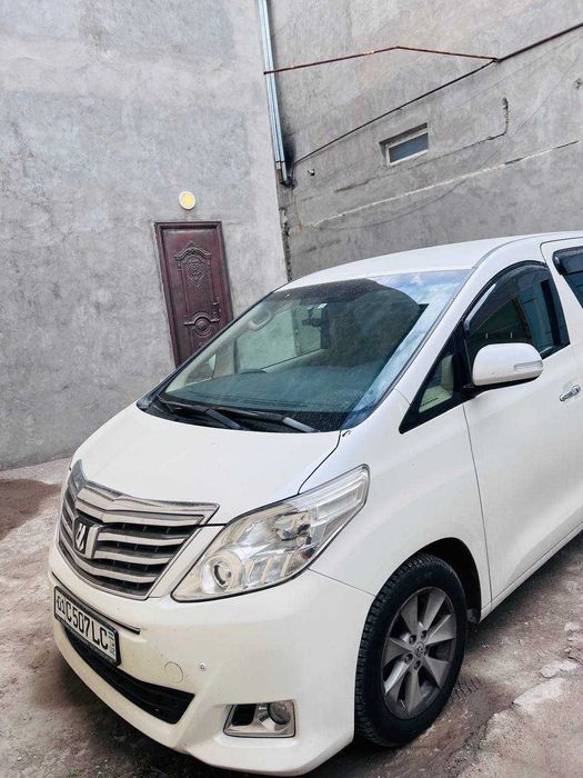 Toyota Alphard 2012