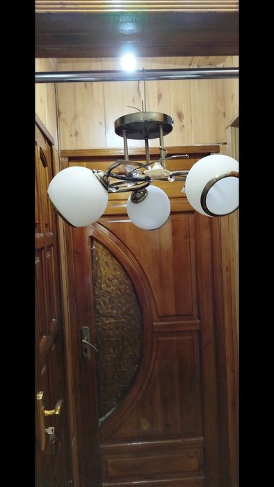 Люстра трёх рожковая