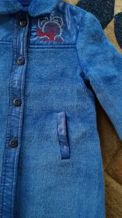 Пальто демисезонное на девочку.