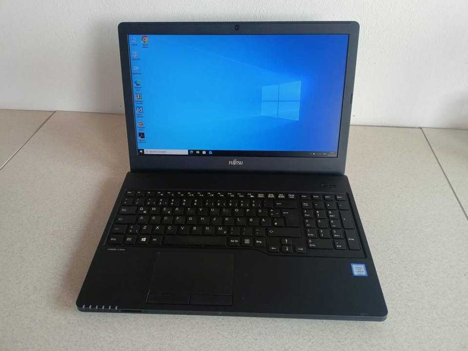 Laptop Fujitsu A557 display 15,6 FHd I5-7200u ram 8 ddr4 SSD 256g Baterie 2:30H