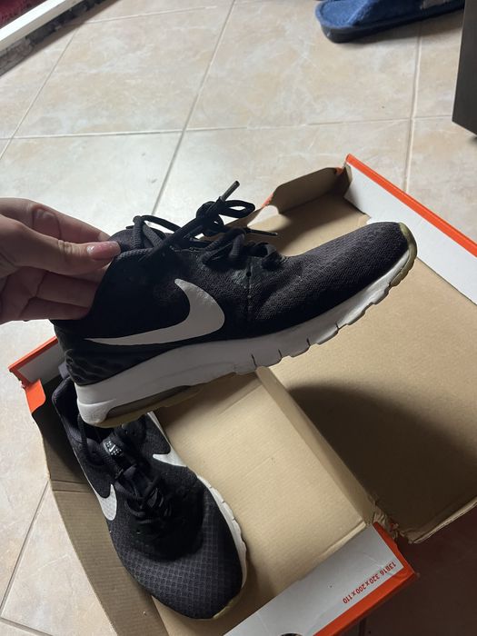 найк маратонки черни