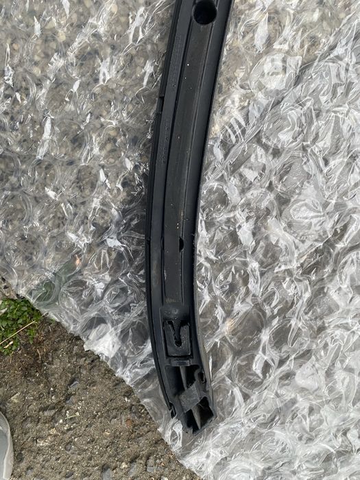 Лайсна преден десен калник R line VW Tiguan 2007-2010