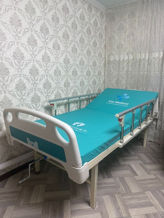 Медицинская кровать