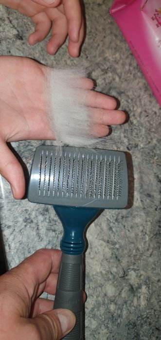 Perie animale caini/pisici, autocuratare cu buton, noua sigilata