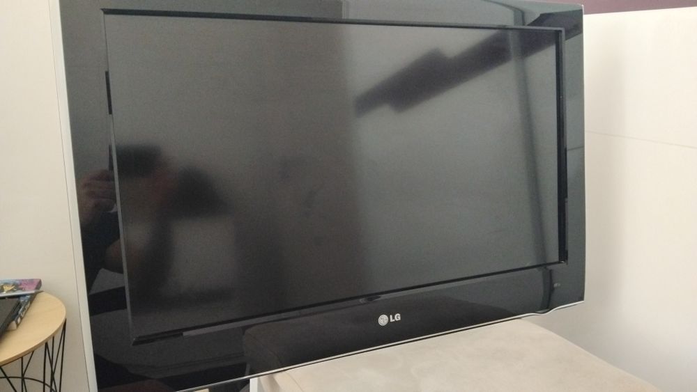Телевизор LG 32инча
