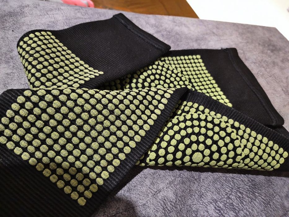 Продам наколенники лечебные