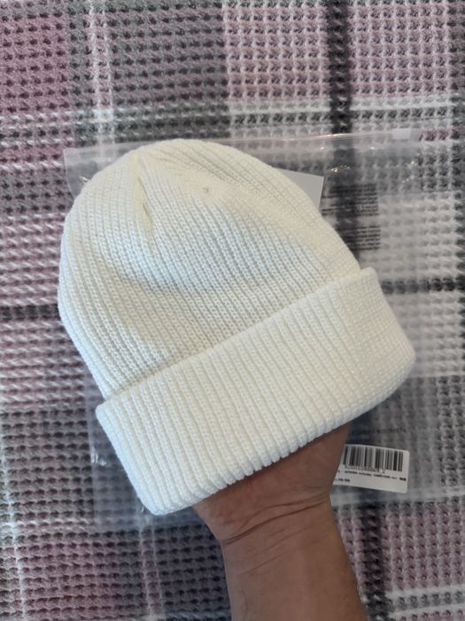 Caciulă Moncler alba