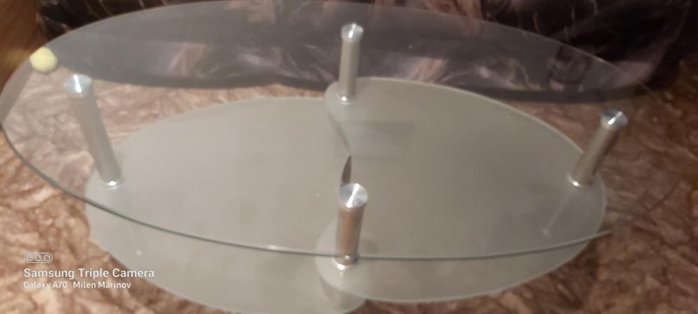 Продавам холна масичка