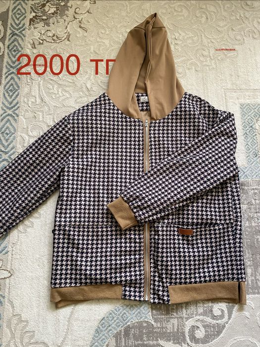 Одежда, куртки, кофты