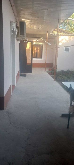 Уй сотилади. Пискент тумани Микрокредит банк ёнида.