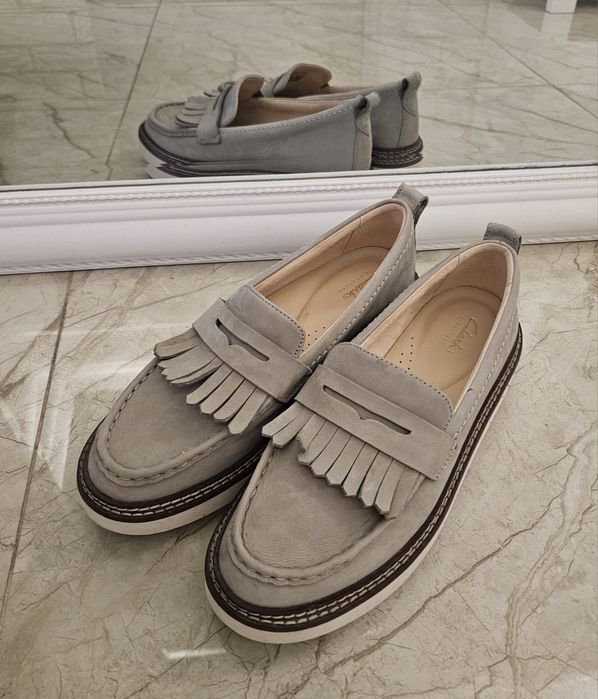 Модерни обувки Clarks, размер 39