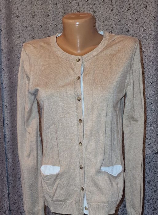 Продаются вещи женские.