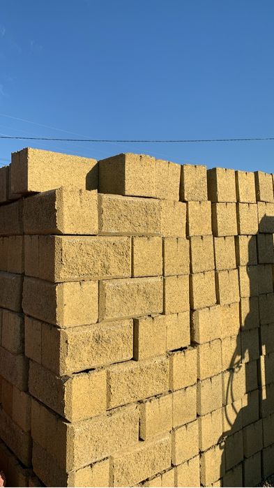 Рванные шлакоблоки