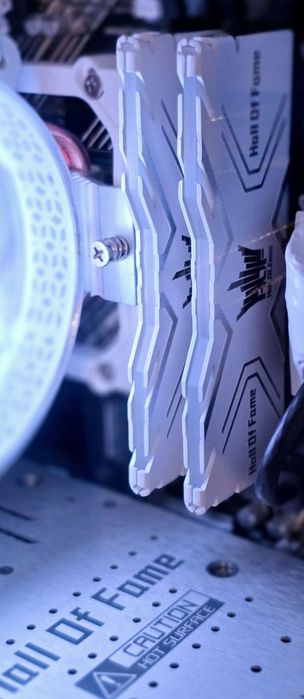 Unitate pc gaming Pearl White