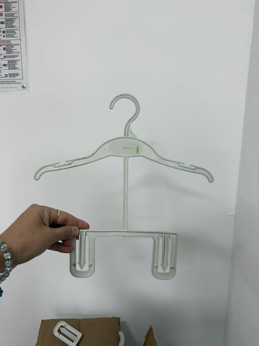 Продам детские вешалки