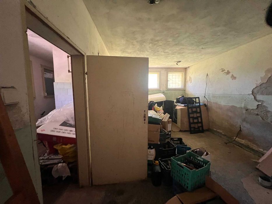 Индустриален имот за продажба в с. Полски Сеновец