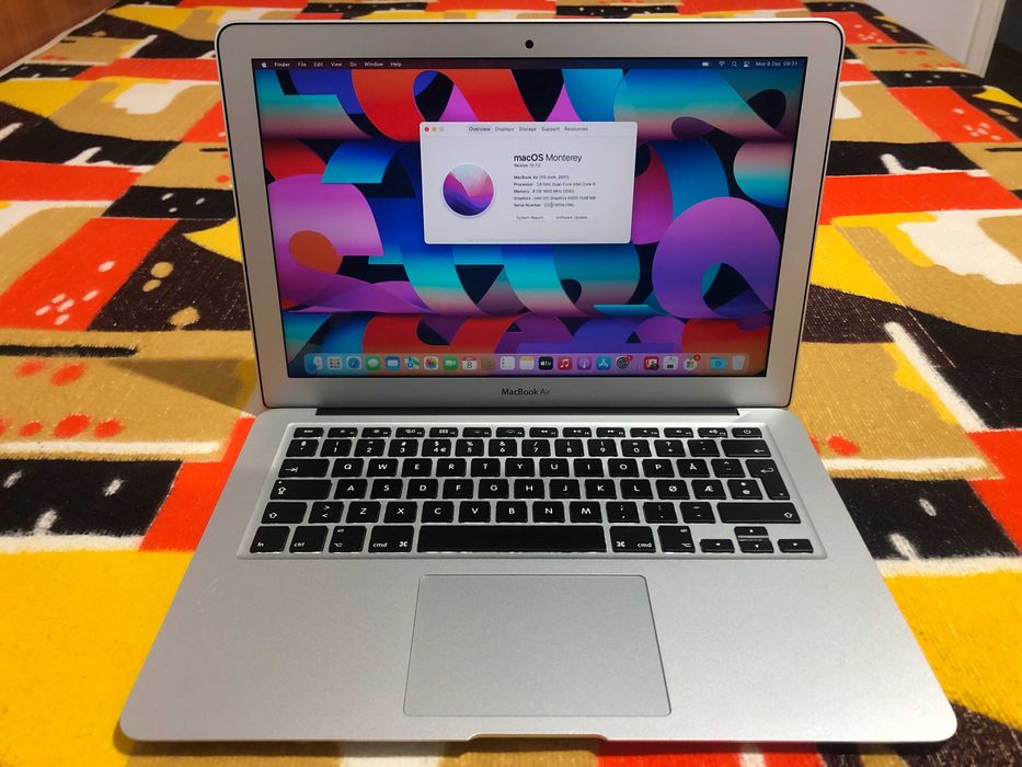 MacBook Air 13,3  2017 i5 1,8 GHz, flash 128 GB, 8 GB,  estetic CA NOU