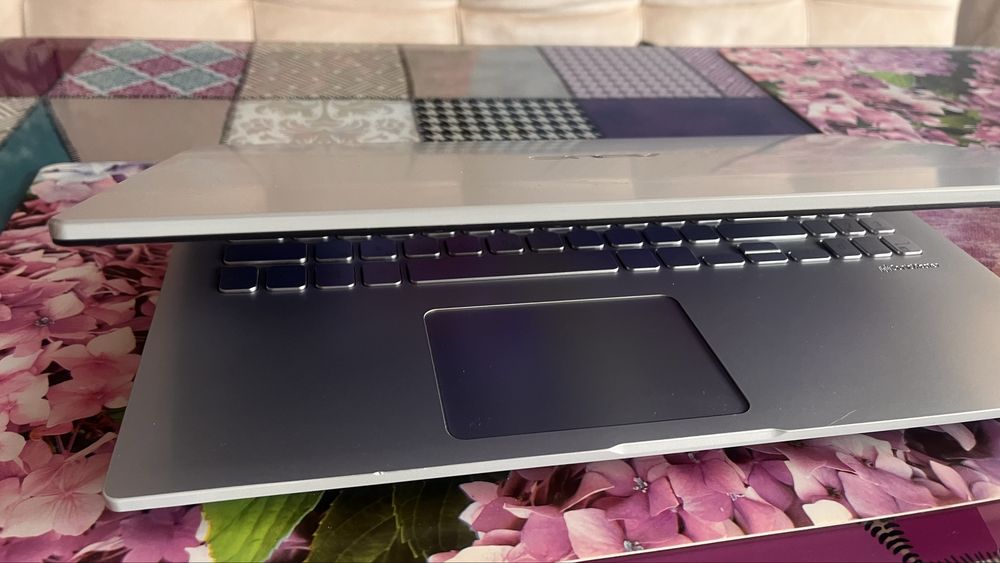 ASUS M509DA / Ryzen 5 / 256GB SSD / 8GB RAM / Vega 8 / Windows 11 Pro