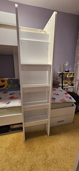 Pat supraetajat tineret