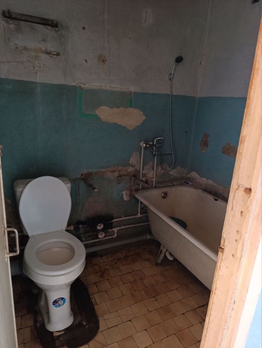 2 ком 1 мк 2 этаж под ремонт!