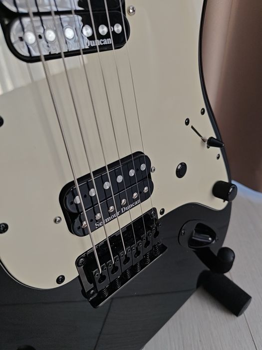 Электрогитара стратокастер