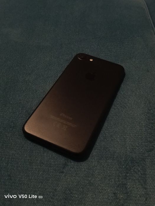 Apple.  Iphone 7